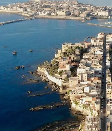 Casa Alba Ortigia 5 Min Sea Access, Ac, Wi-fi Apartment *